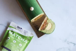 Bûche de Noël verte au Matcha et spray velours